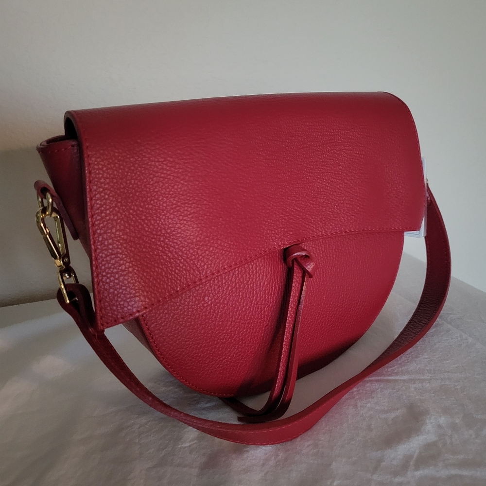 Red leather handbag. Make in Italy. New